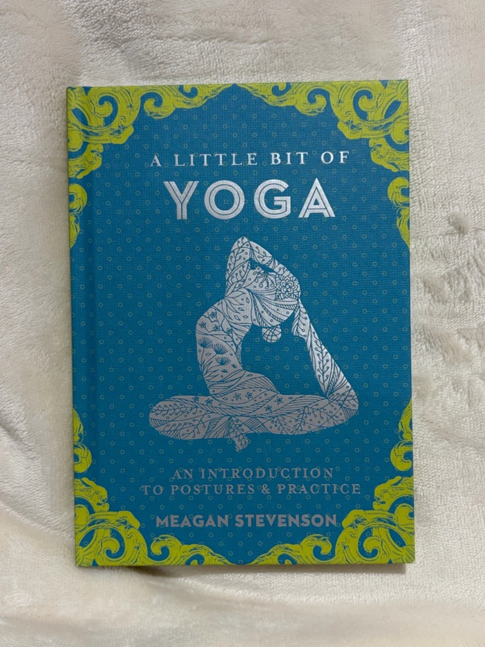 5/$7 📚 Yoga Book